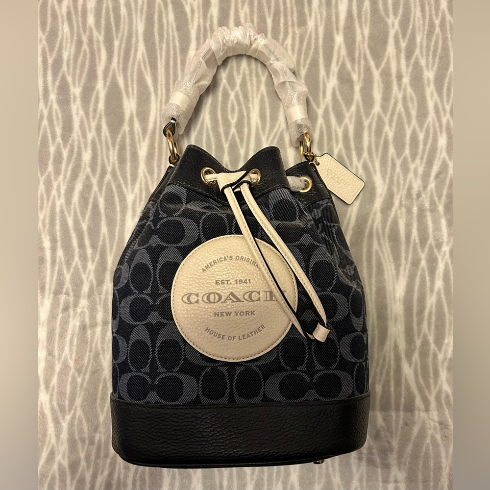 🌈🌈 Coach Denim Blue Pride Dempsey Bucket Bag 🌈🌈
